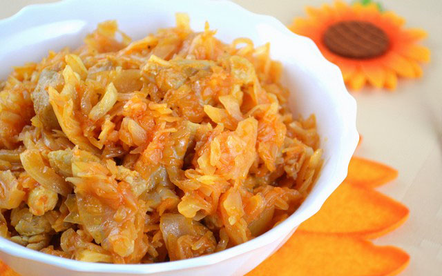 Жареная капуста и картофель
