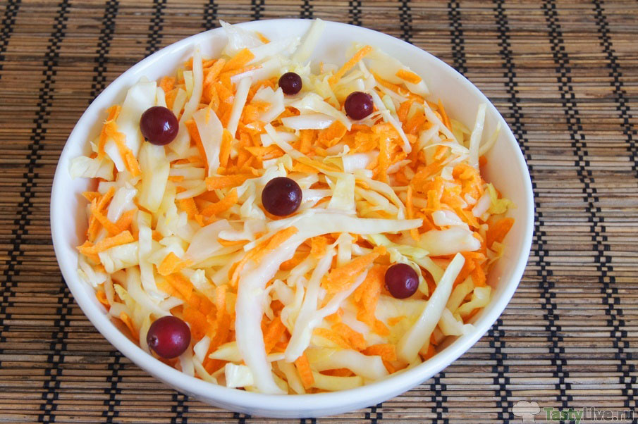 Салат из белокочанной капусты с медом